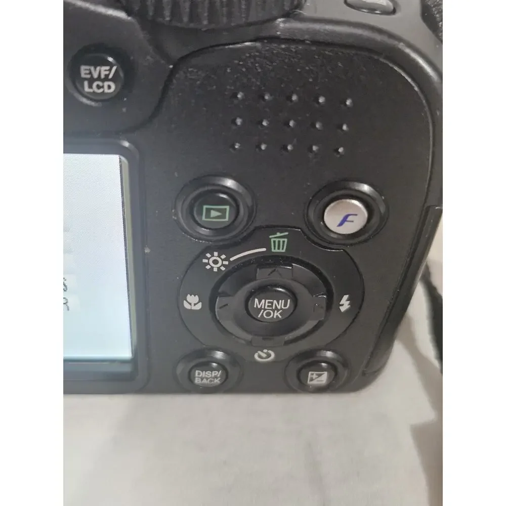 Fujifilm FinePix S Series S700 7.1MP Digital Camera - Black w/ Adtl Lenses Works